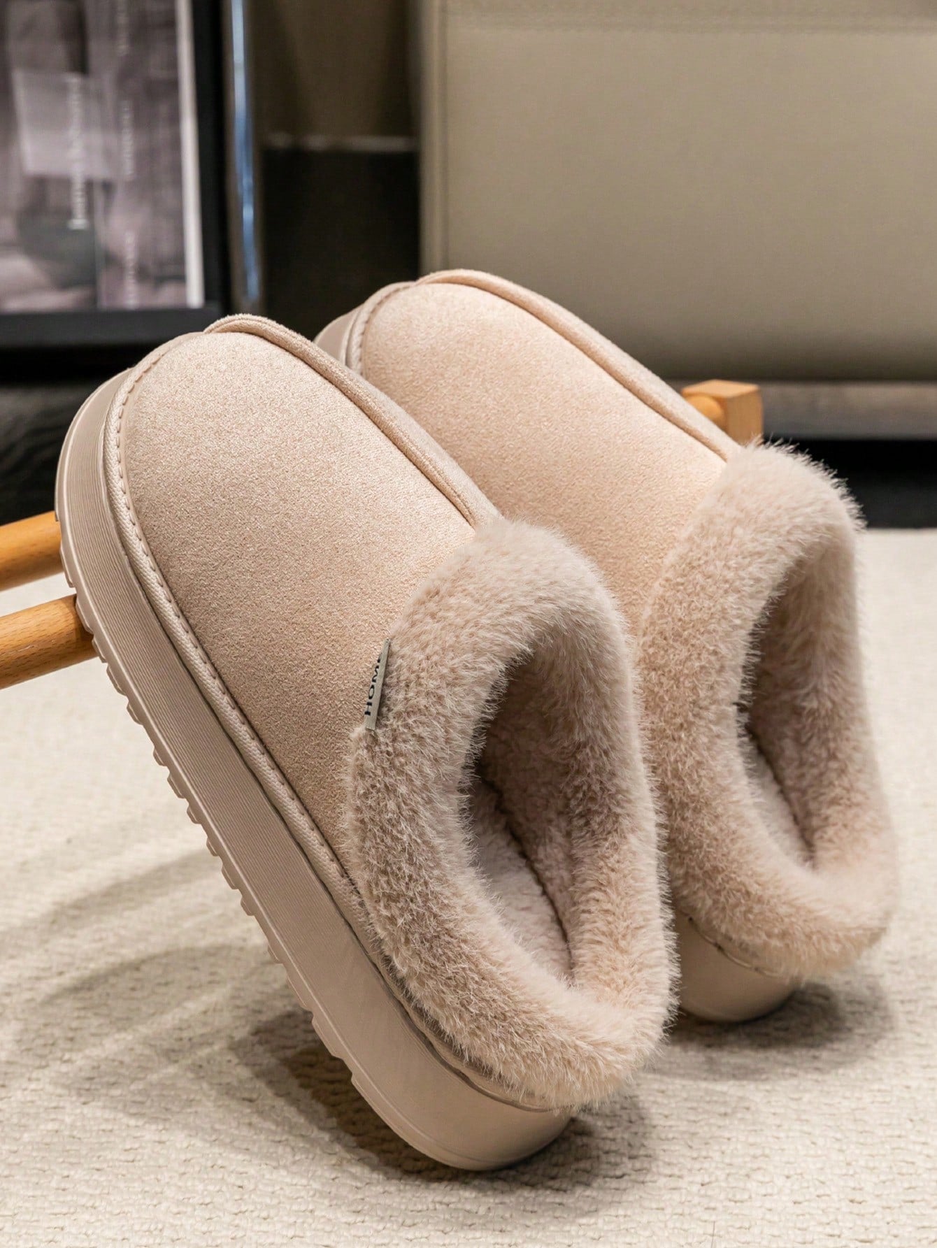 Fashionable & Cozy Men's Coffee Fuzzy Slippers