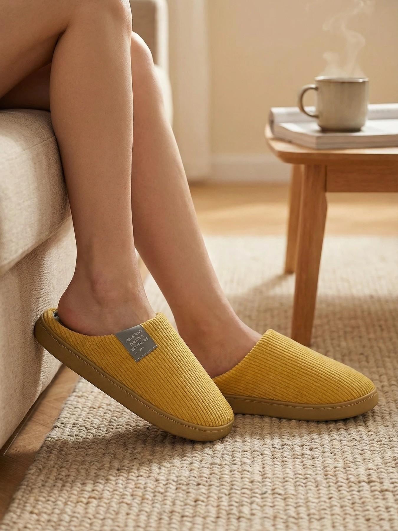 Men's Letter Decor Bedroom Slippers